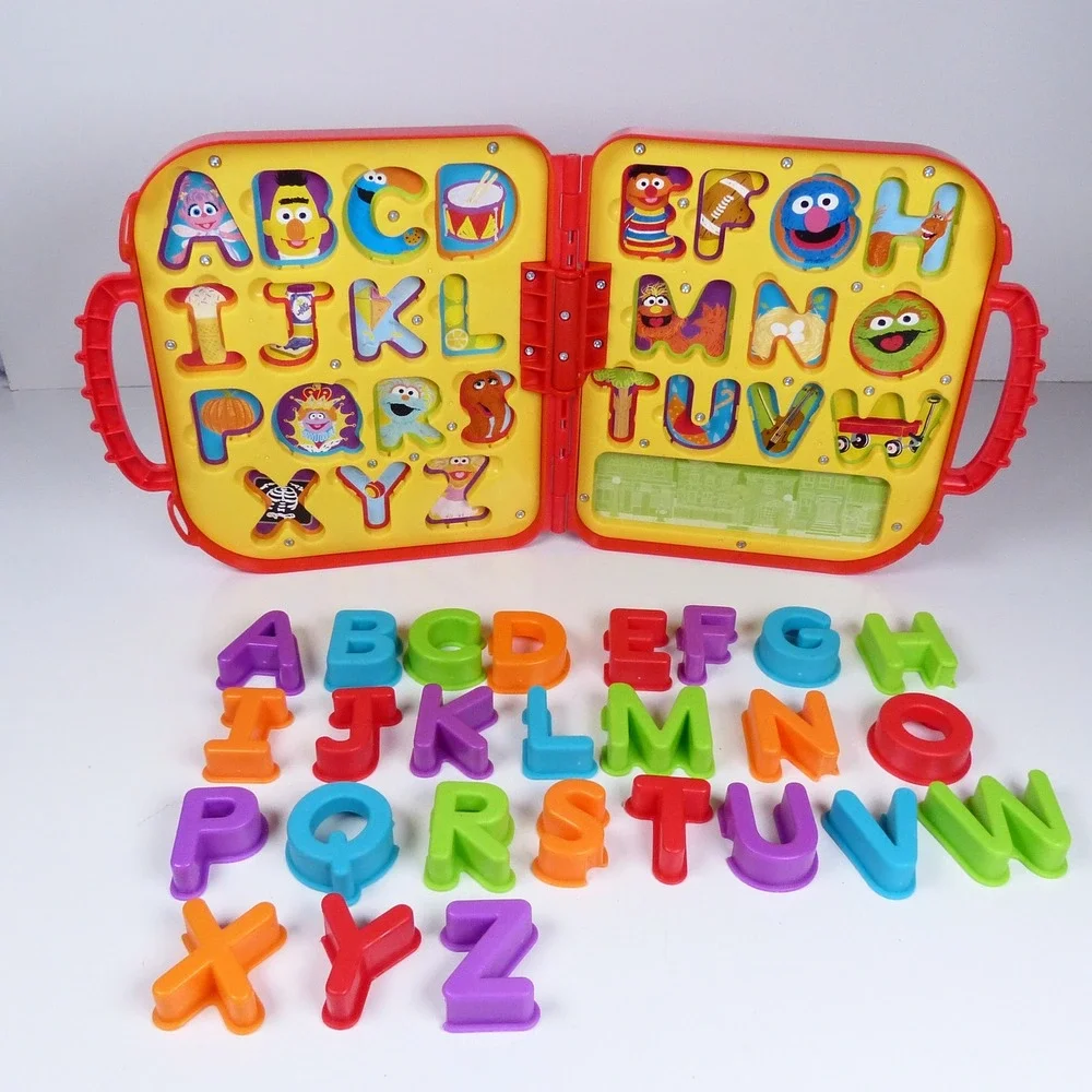 Sesame Street Elmos On The Go ABC ALPHABET CASE Complete Set all Letters 2017